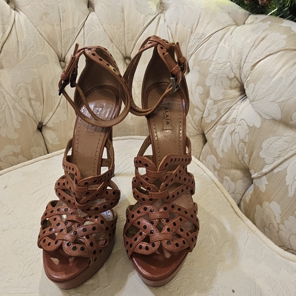 Genuine leather Alia Strappy High heel shoes On a platform - Picture 5 of 16
